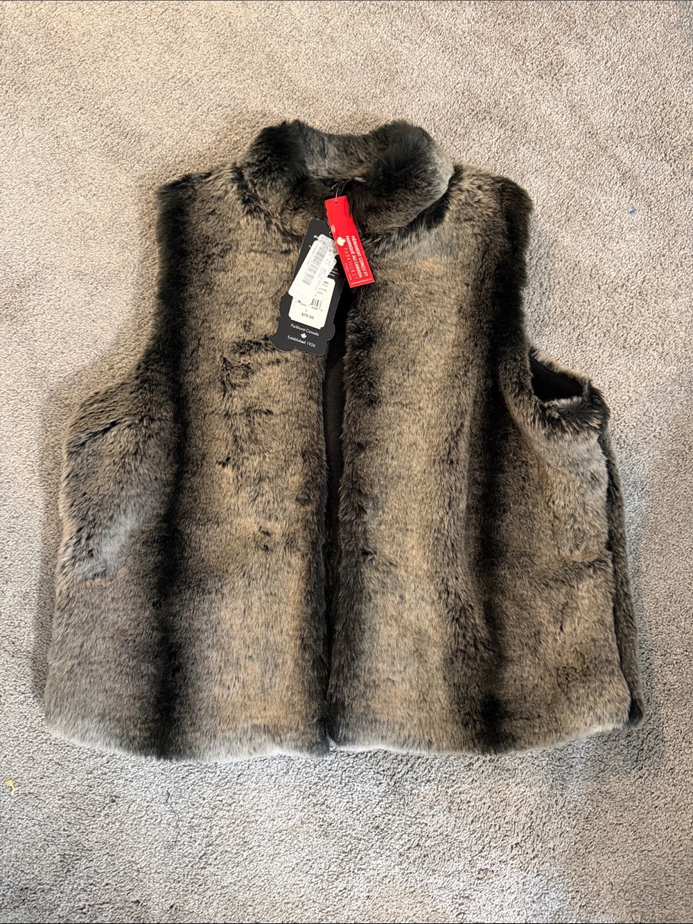 Parkhurst Faux Fur Vest in Gray-Brown